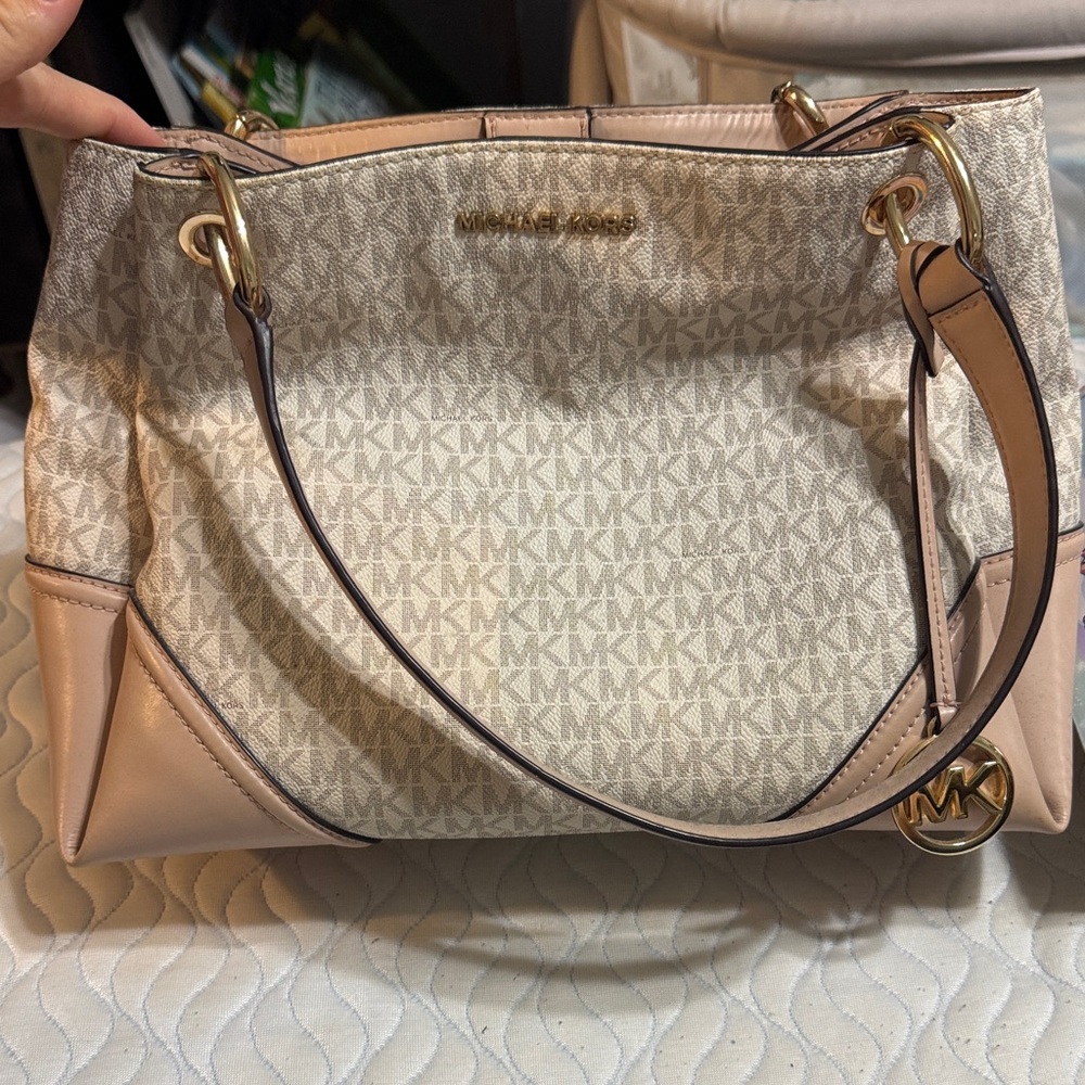 Michael Kors Cream and Pink Shoulder Bag